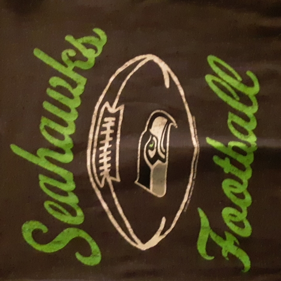 Seahawks tshirt - Picture 3 of 4